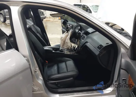 2009 Mercedes-Benz C 300 Luxury 4Matic/Sport 4Matic from USA, damaged, VIN WDDGF81X29R055801